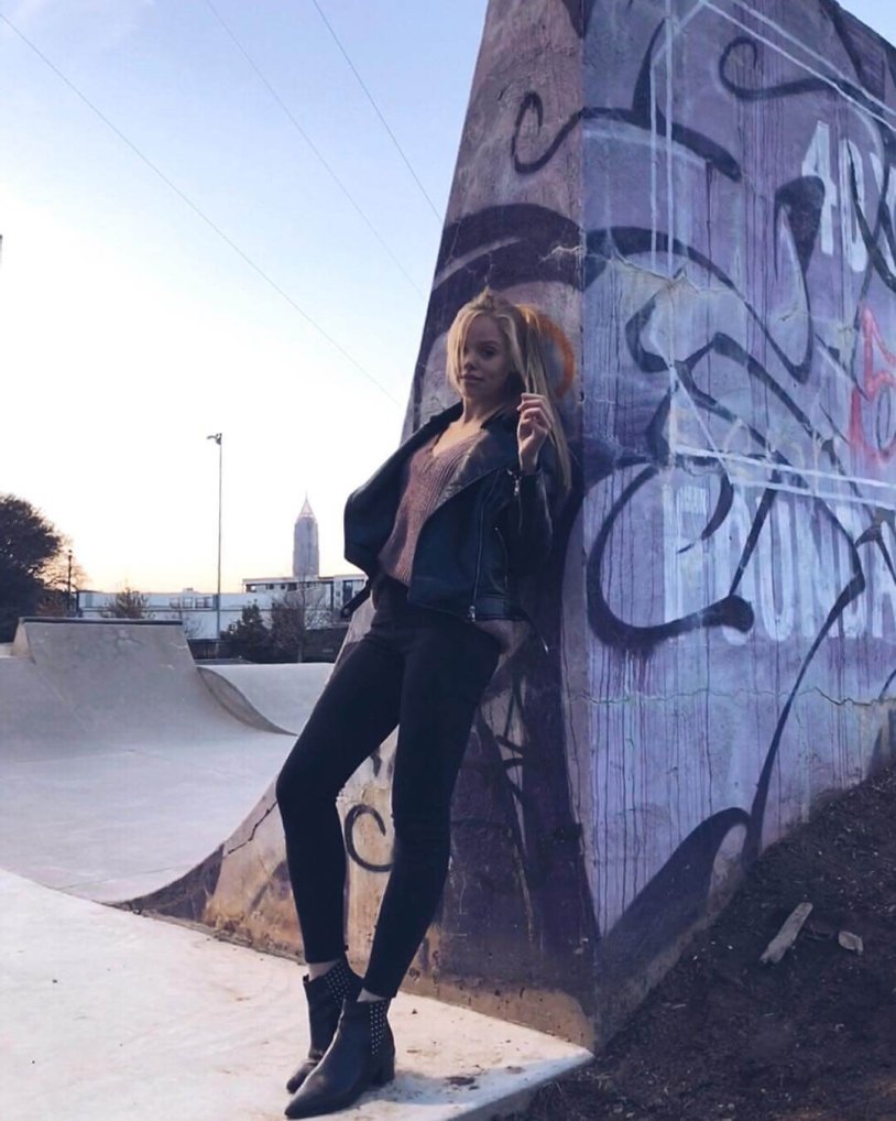 TAYLOR COCHRANE BIOGRAFY