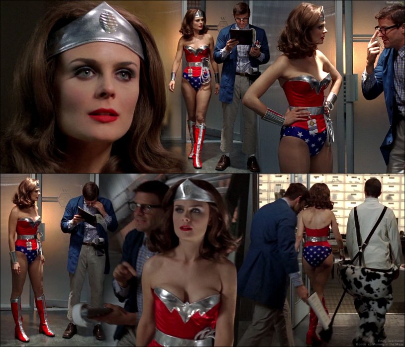 Emily Deschanel is hot