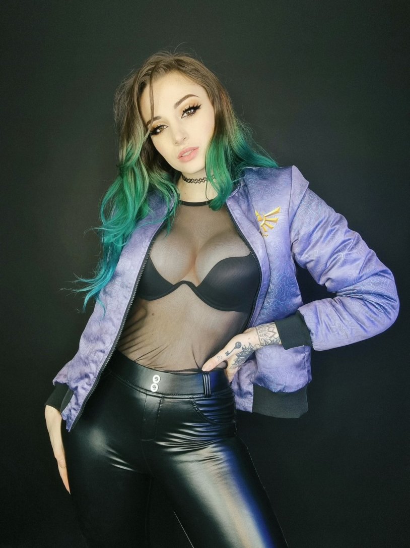 Keila Erin Tits Cosplay