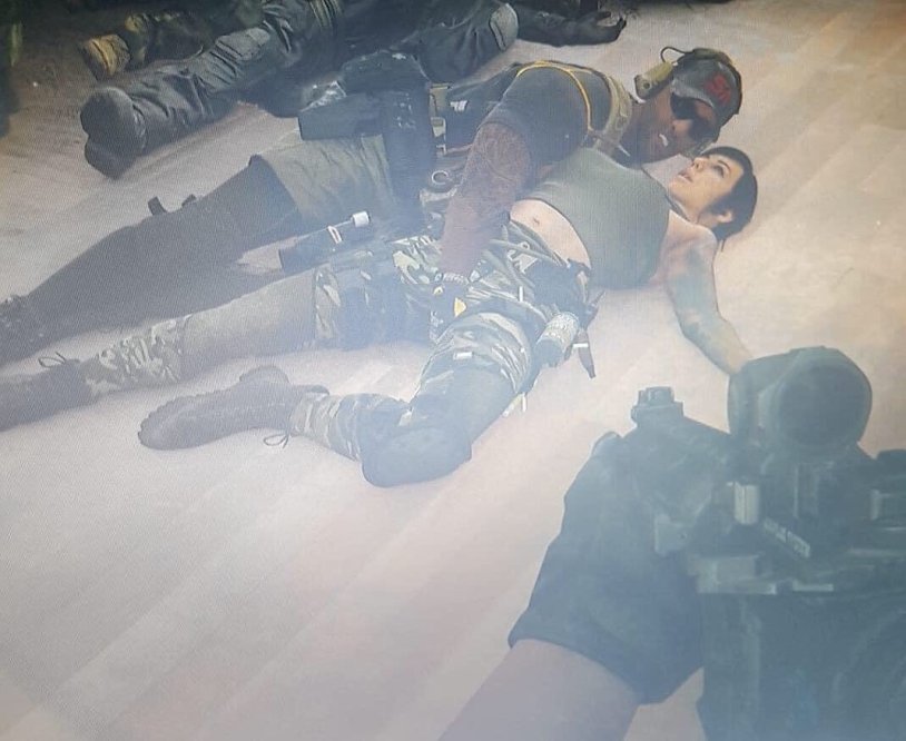 Rose without a Warzone mask