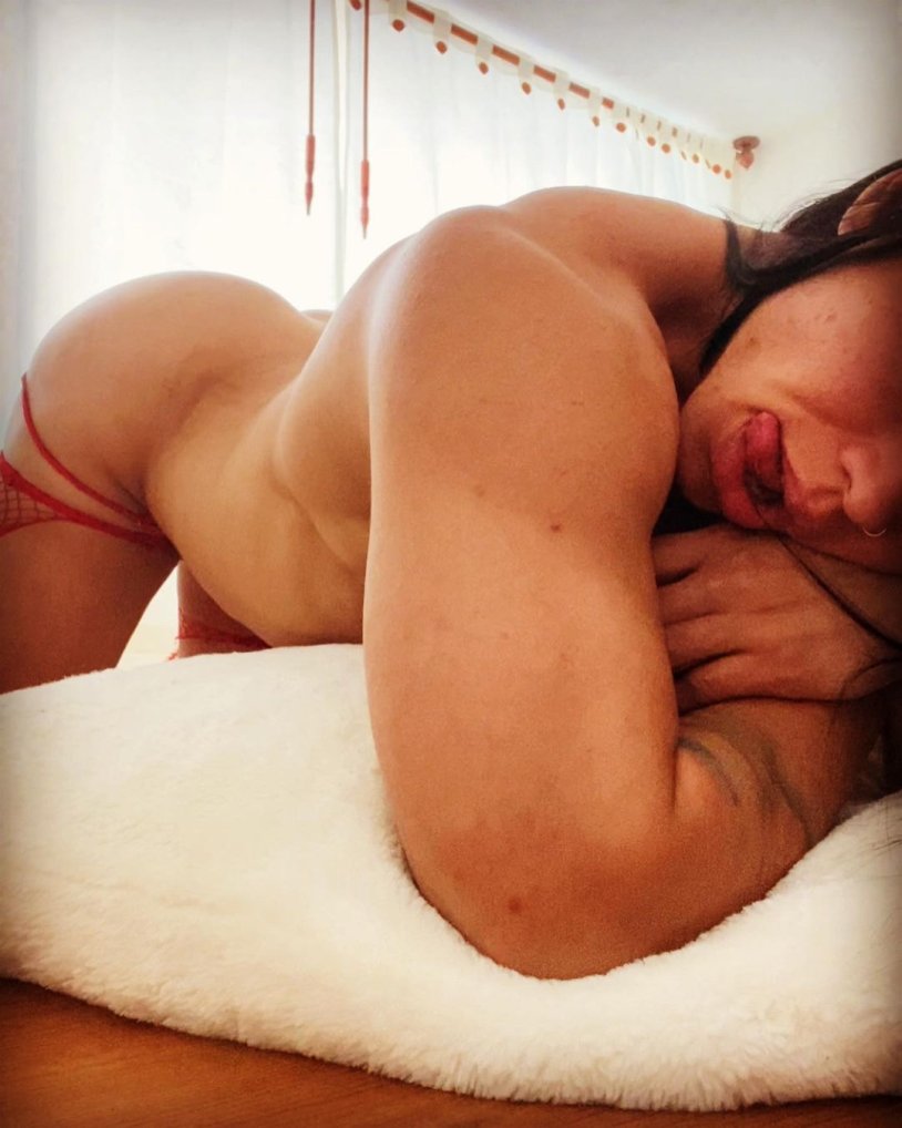 Bodybuilding women are stripped