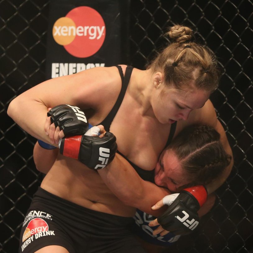 Jessie Santos Fighting