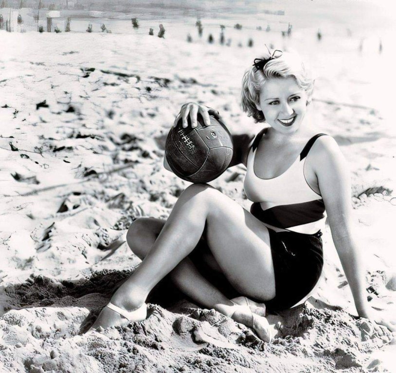 Joan Blondell photo naked