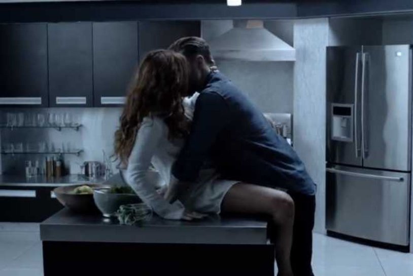 Stunning paintings by Justin Baitman from beach pebbles and stones