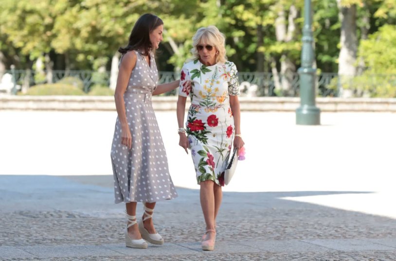Queen's photo in a trouser suit