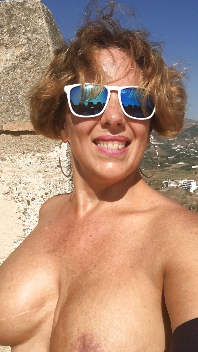 Porn actress Curve Claire Nylon