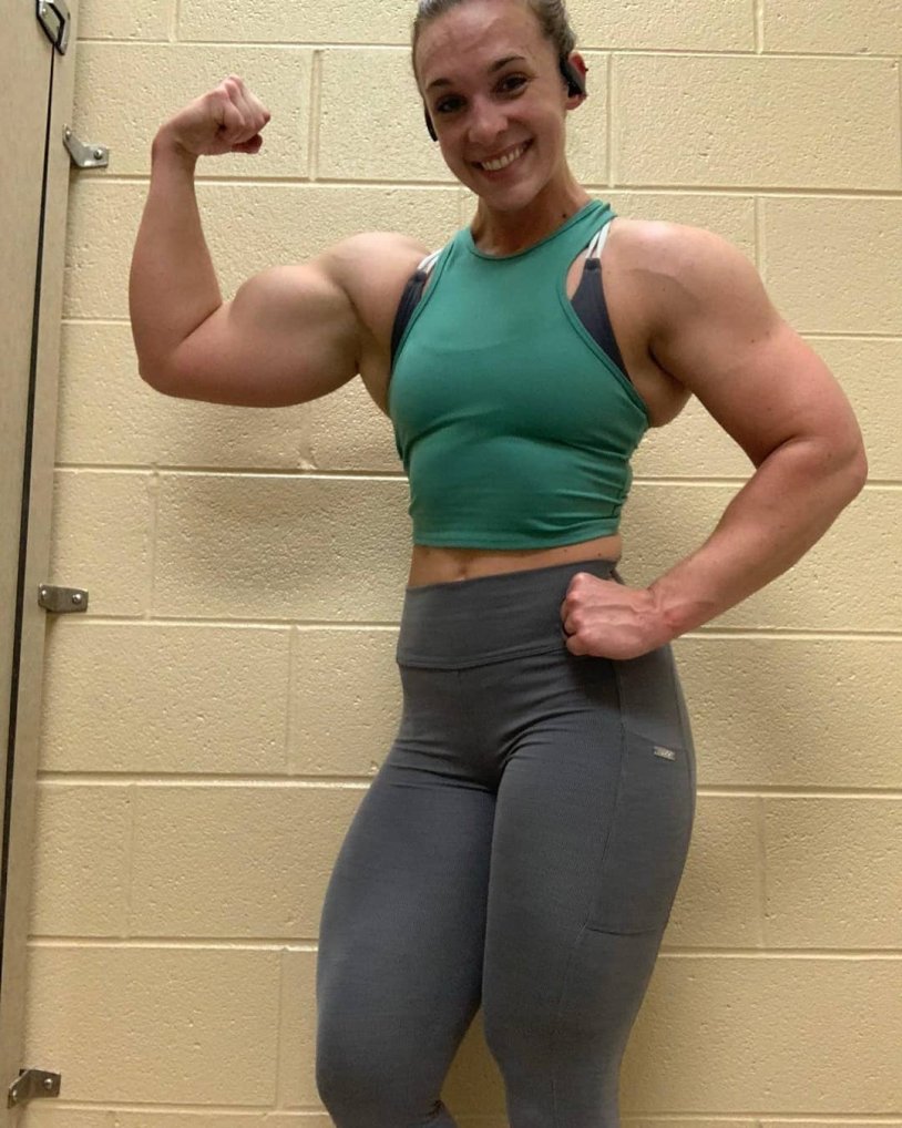Blakelee Ortega biceps