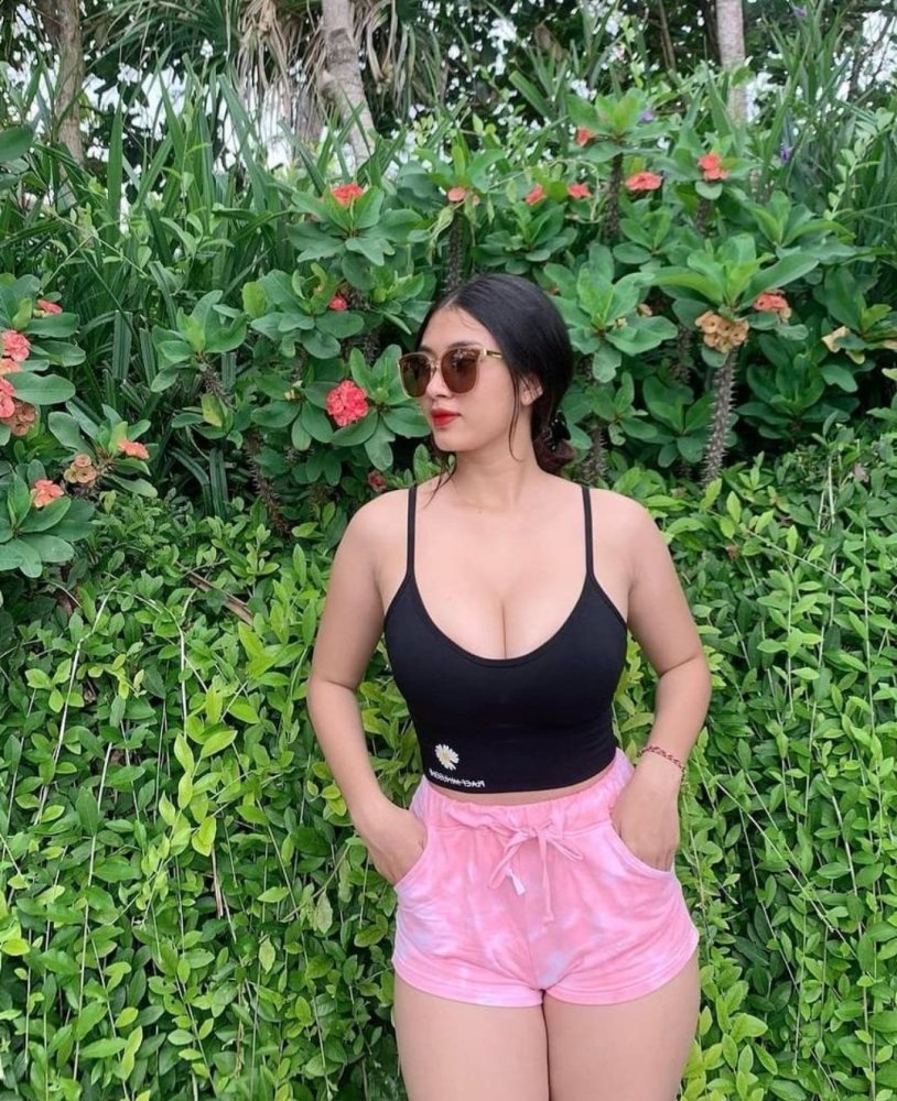 Sri ayu tarisa bugil