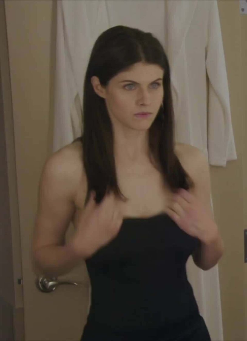 Alexandra Daddario Topless