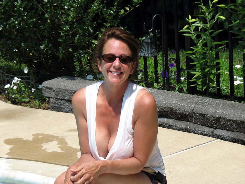 Adult women with small saggy tits