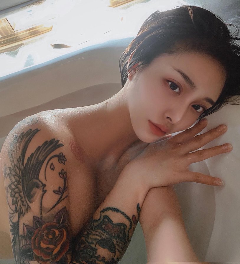 Songyuxin Hitomi photo