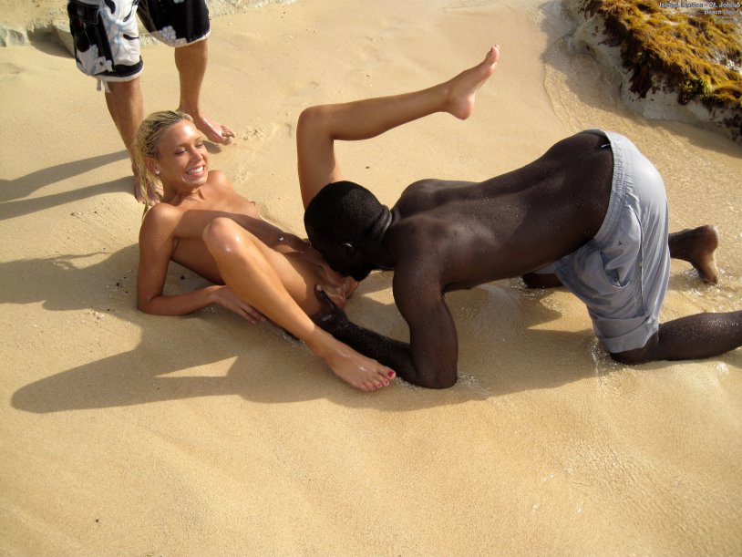 Photo shoot with blacks on the beach