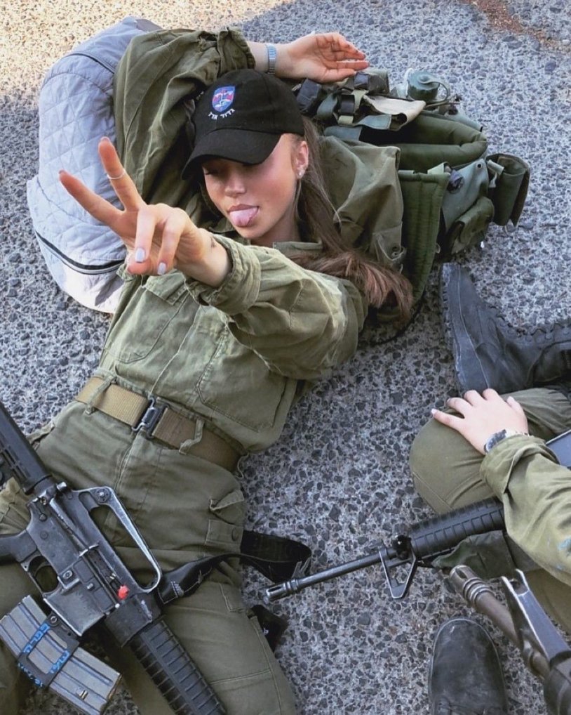 Israeli girls in the army in underwear