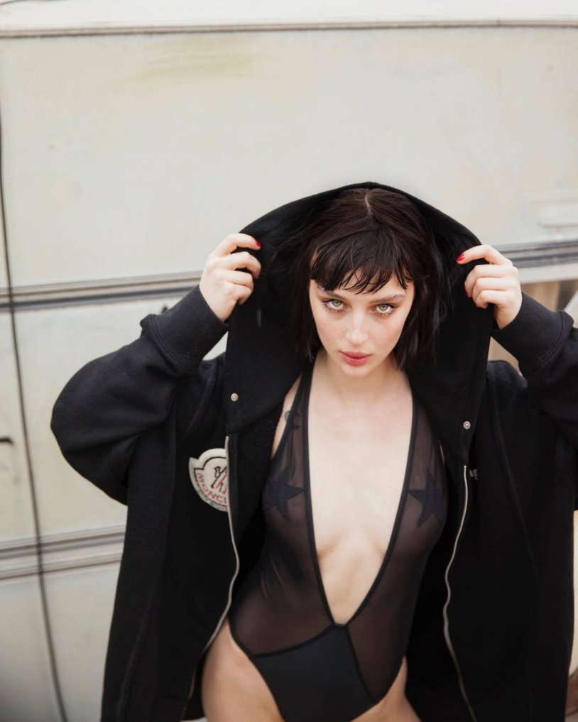 Nicholas Hoult Alice Pagani