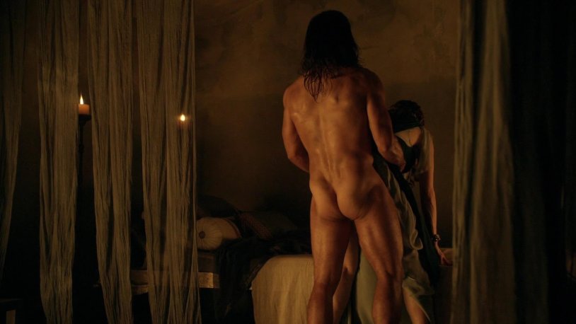 Lucy Lawless in Spartacus: Gods of the Arena (2011)