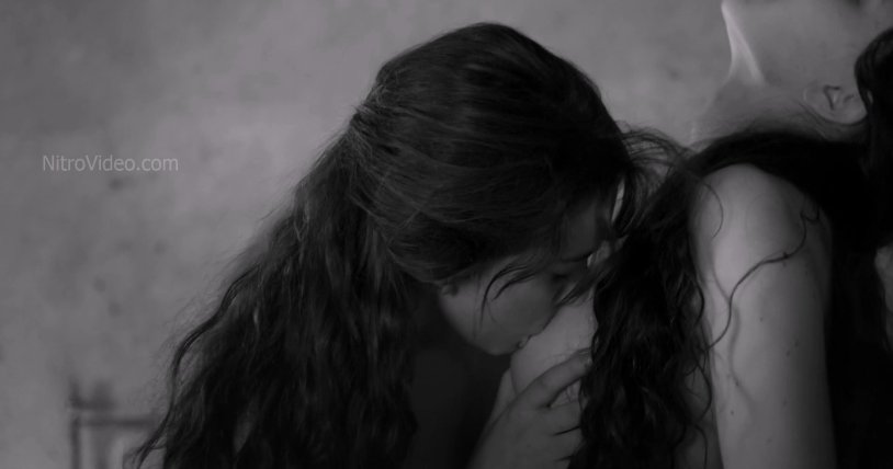 Ebon Moss-Bakrak Naked