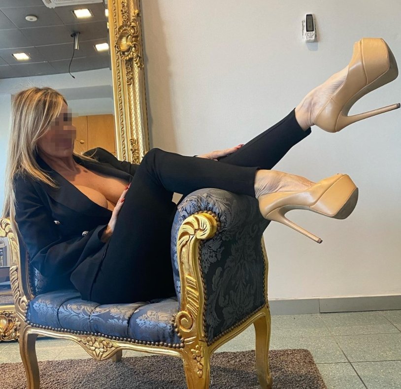 Emanula Botto Nipples