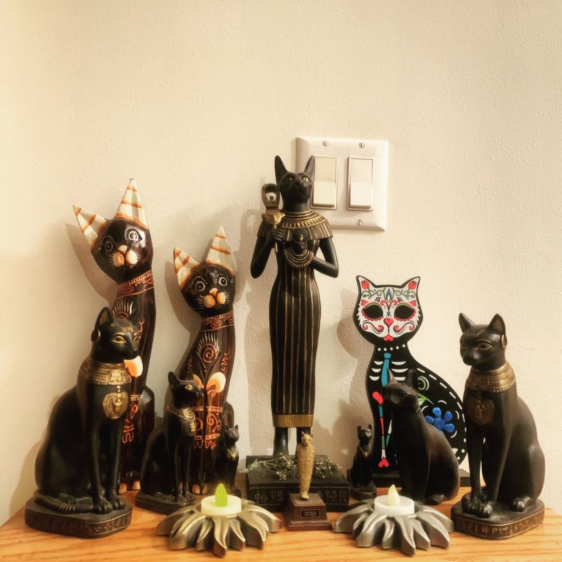 Egyptian figurine of the goddess Bastet