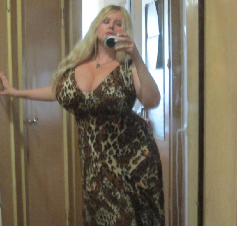 Full Russian women with big breasts Private