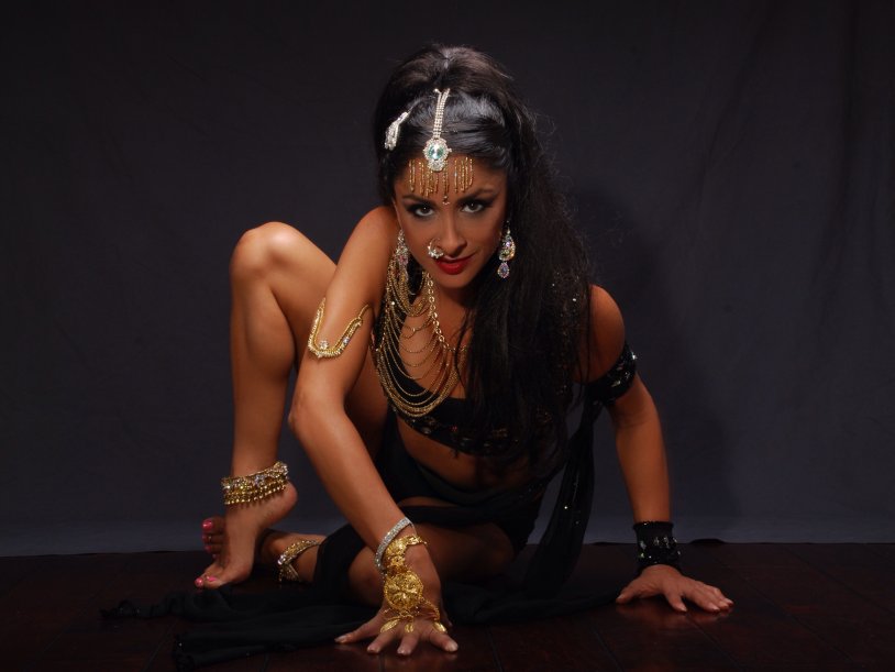 Sadie Gray by Roberto Perrella