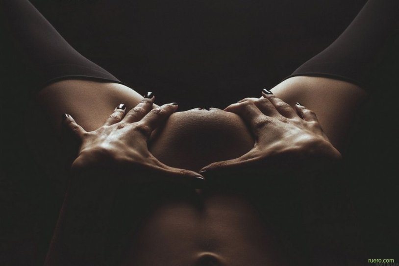 Feminine pubis in the dark