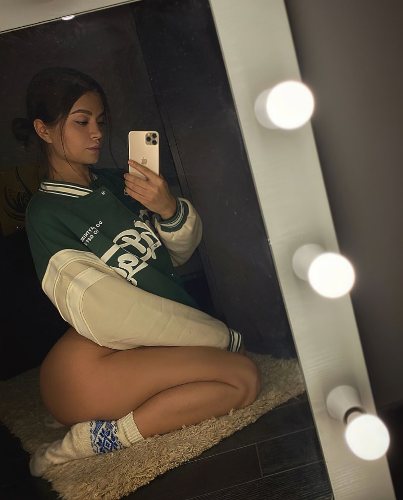 Strimmersha Mira Twitch