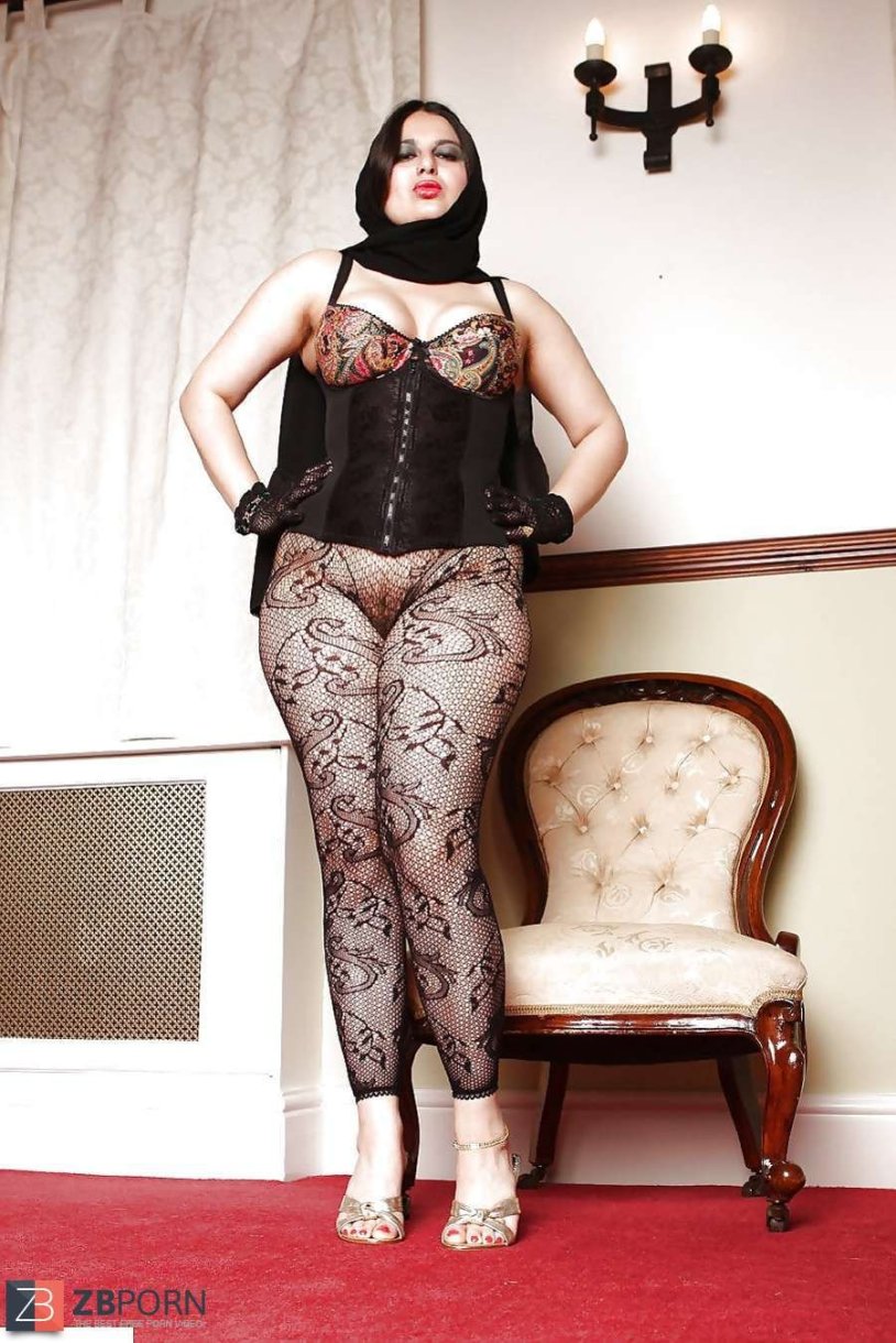 Madam Sharimar is naked