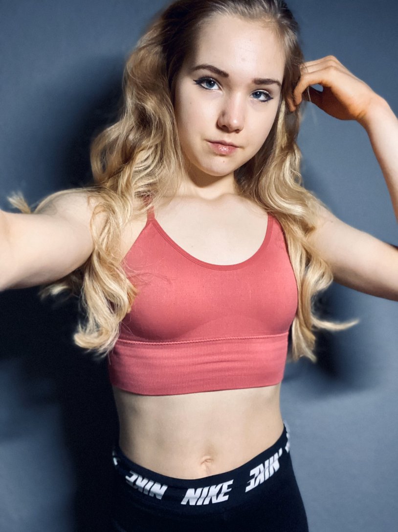 Sofia Jamora drain naked