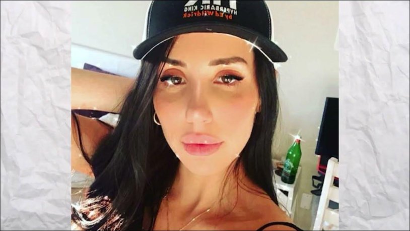 Naomi Swann Vagina close -up