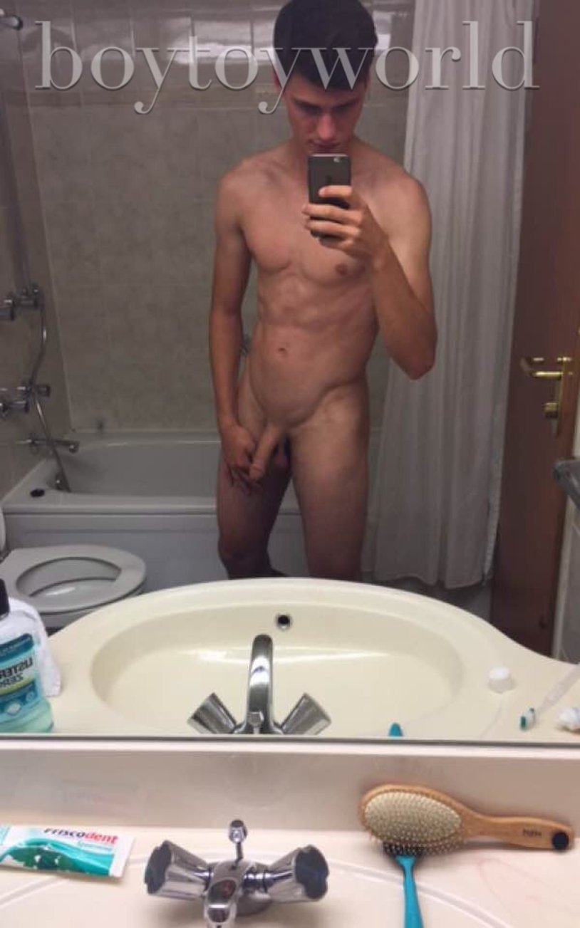 Dustin McNire member naked