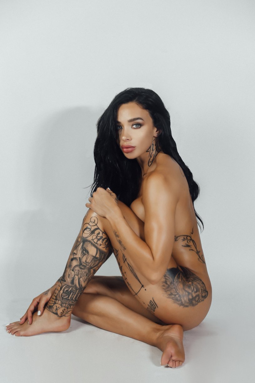 Photo of the potato assistant Edison Naked