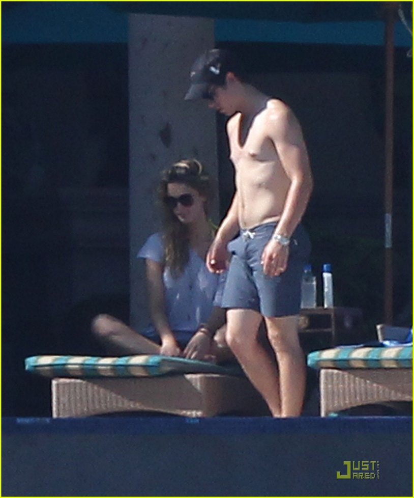 Sean Mendes and Nick Jonas