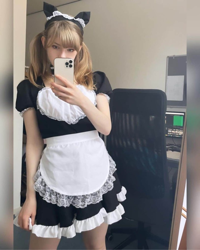 Ella Freya in Pantyhose
