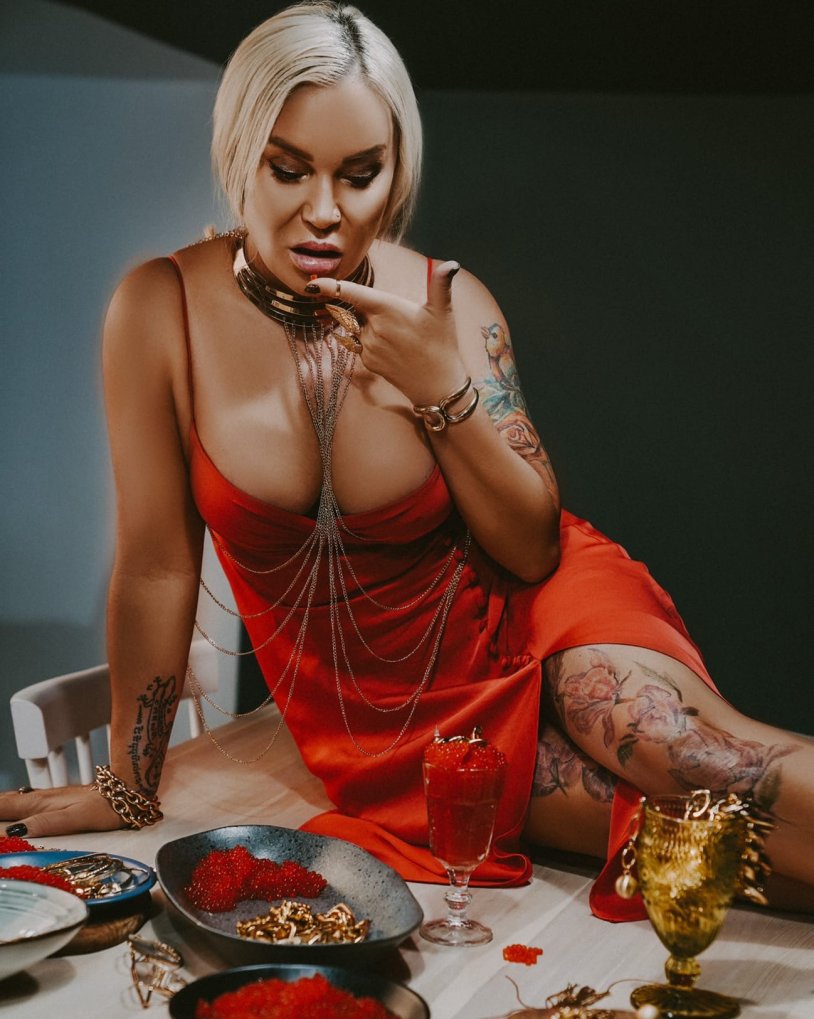 Elena Sanzharovskaya Pliv