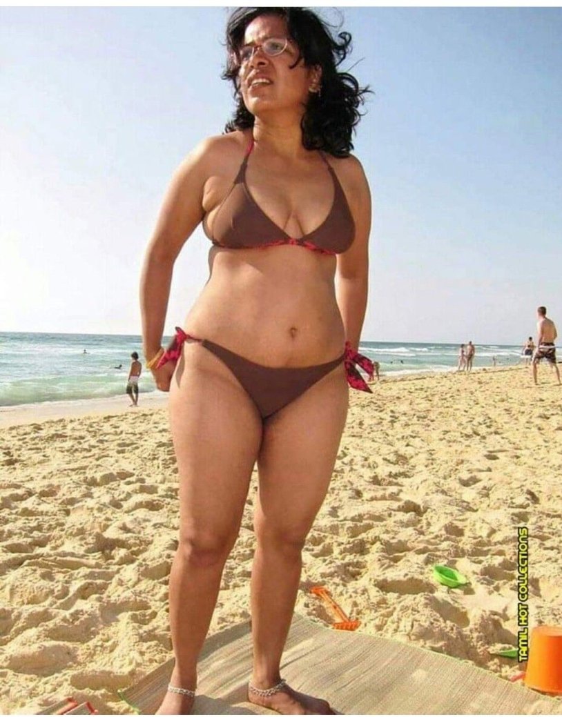 Elderly Jews in swimsuits