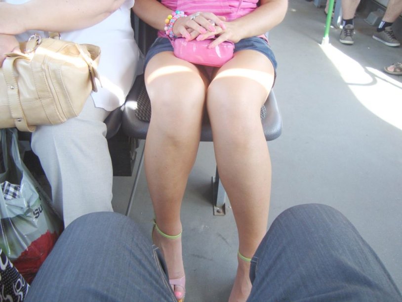 Jennifer nicole lee bent down