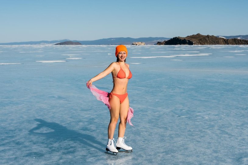Girls on skates in swimsuits