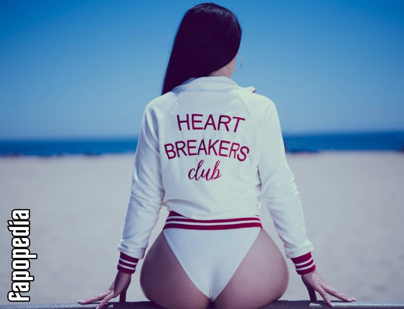 Nude kay pins for avatars