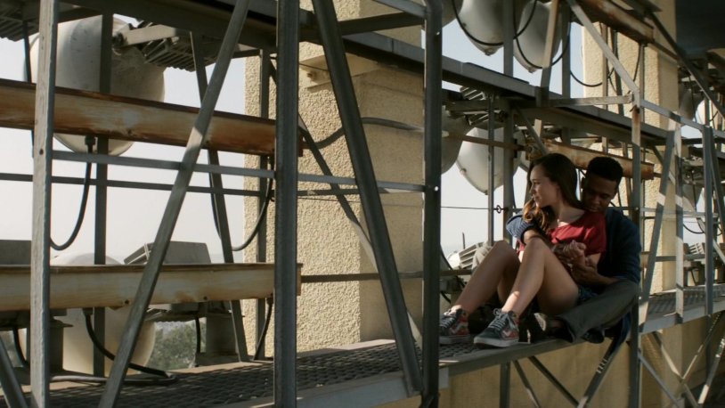 Fear the walking dead series kiss