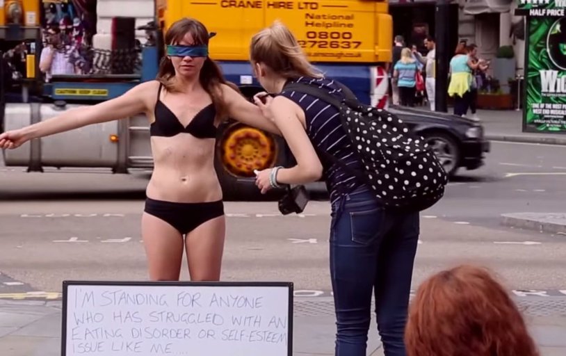 Small height Public Stripped