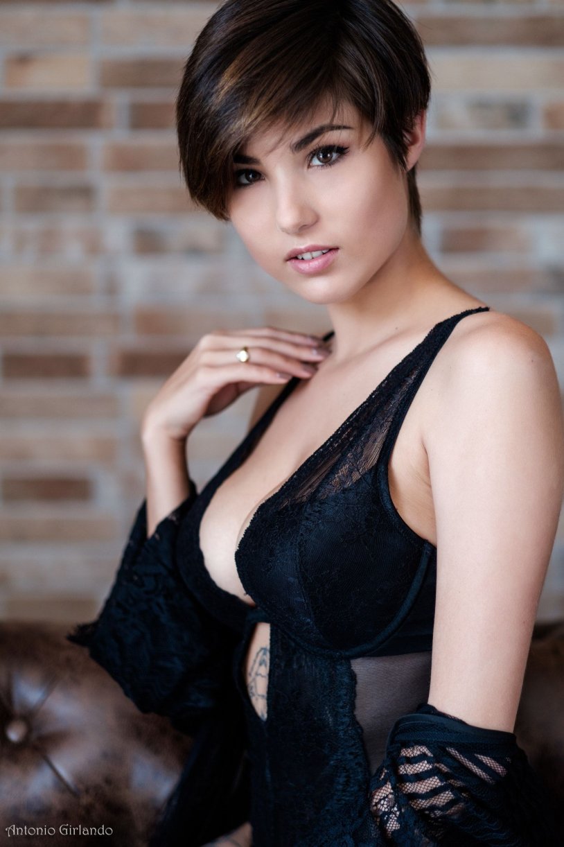 Short haircut Georgia Soleri