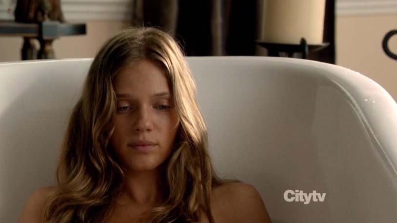 Trace Spiridakos Toples