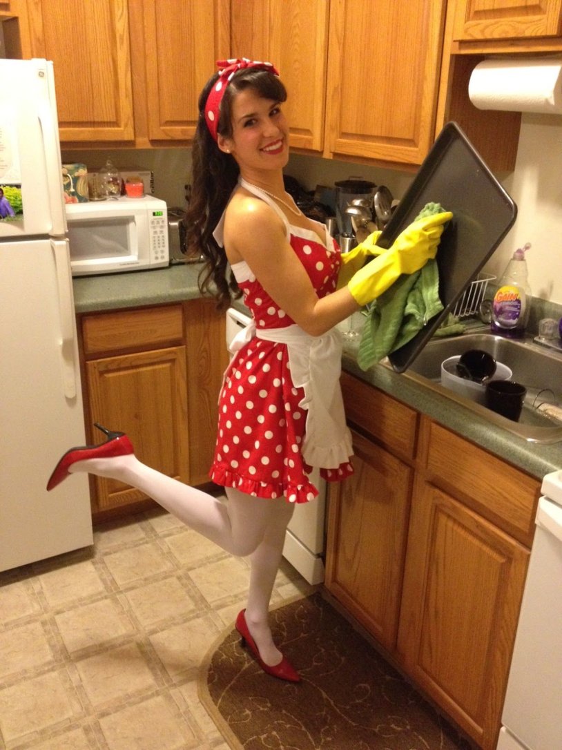 Crossdresser in PIN Up Dress