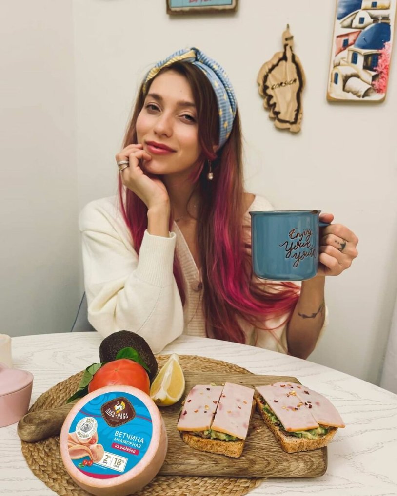 Regina Todorenko in Kazan Food