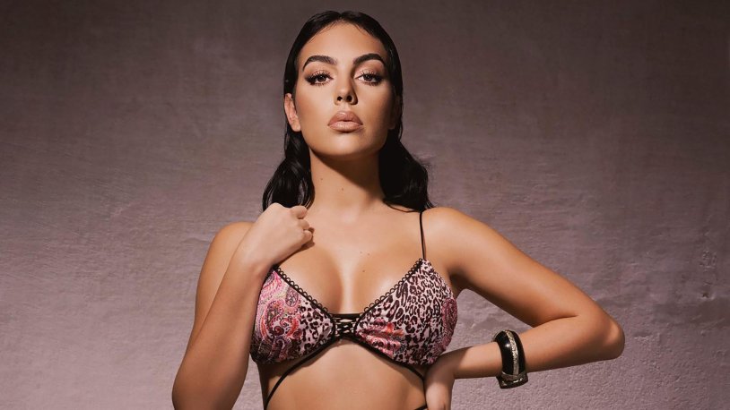 Georgina Rodriguez in linen