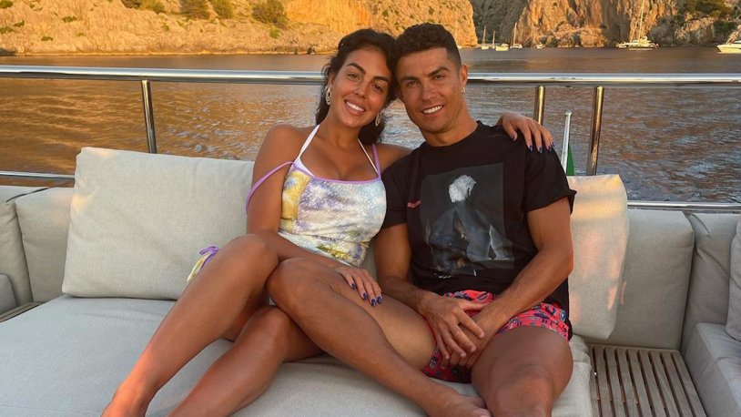 How many years to Georgina Zhenya Ronaldo