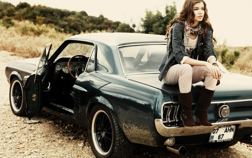 Ford Mustang 1967 with a girl