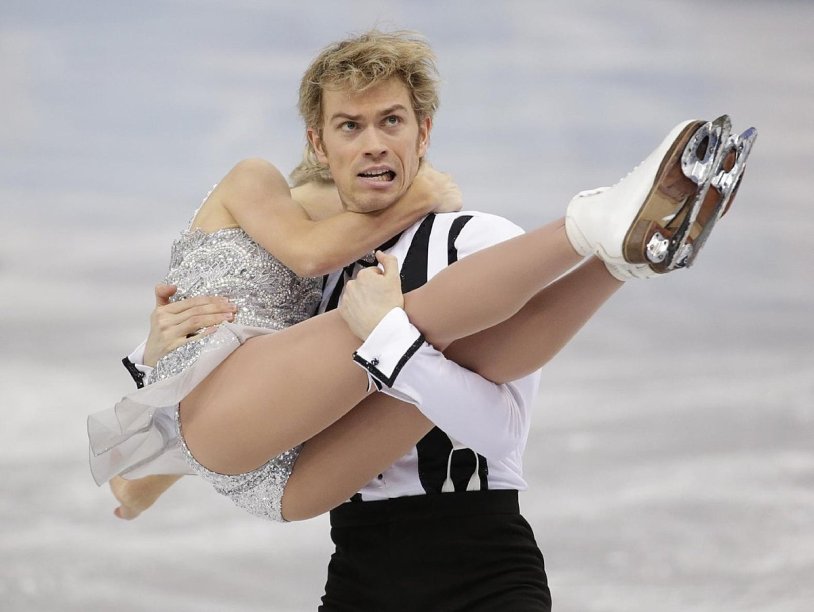 Comedy about two skaters of men