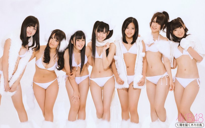 AKB48 in swimsuits