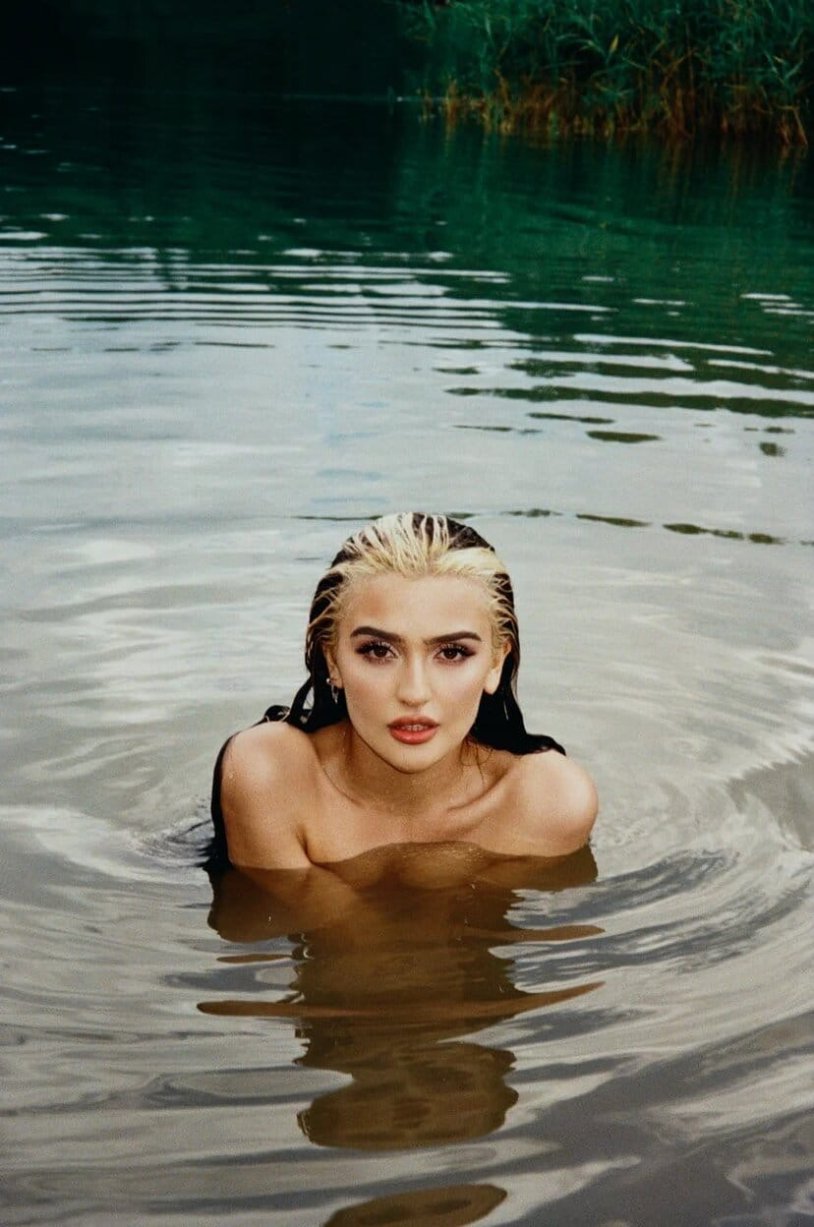 Dina Saeva Plum 2021